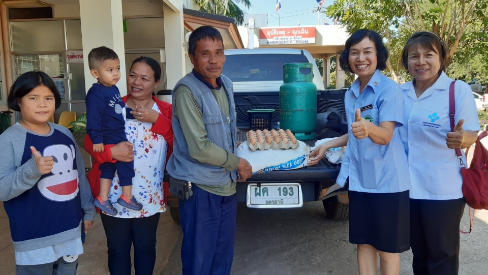 รับบริจาคไข่และข้าวสารจากคุณลำดวน ศรีเสนา พร้อมครอบครัว 