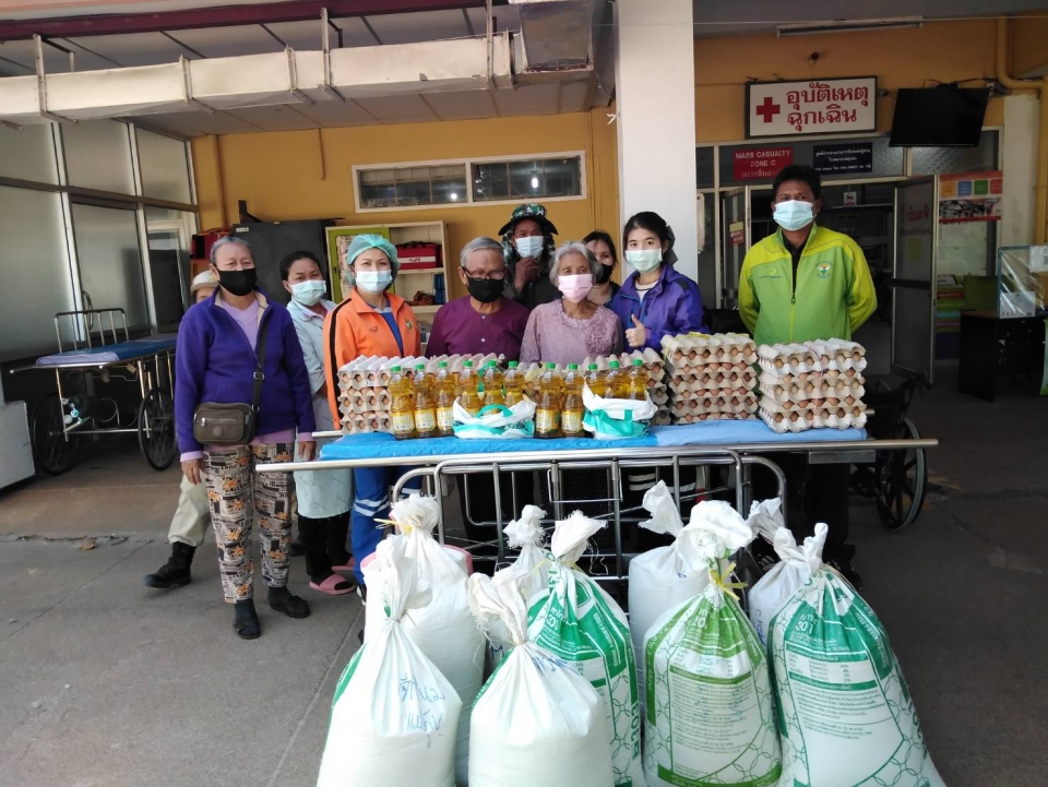 รับมอบบริจาคไข่ไก่และน้ำมันพืชข้าวสารอาหารแห้งจากคณะคุณพ่อนงและคุณแม่ทองสุขเต็มตาวงษ์ 