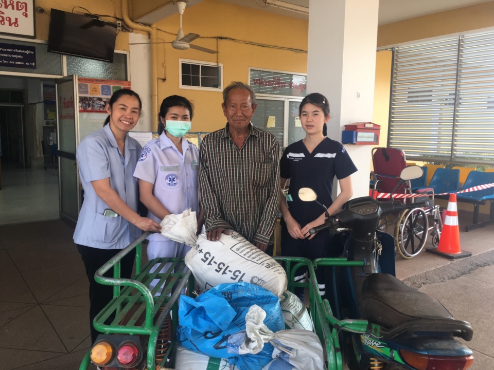 รับมอบบริจาคข้าวจำนวน 4 กระสอบจากคุณตาหนูเทศ ทุ่งฝน