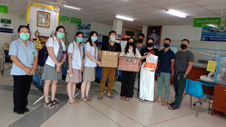 รับมอบอาหารและของบริจาค  จากคณะอาจารย์โรงเรียนทุ่งฝนพัฒนศึกษา 