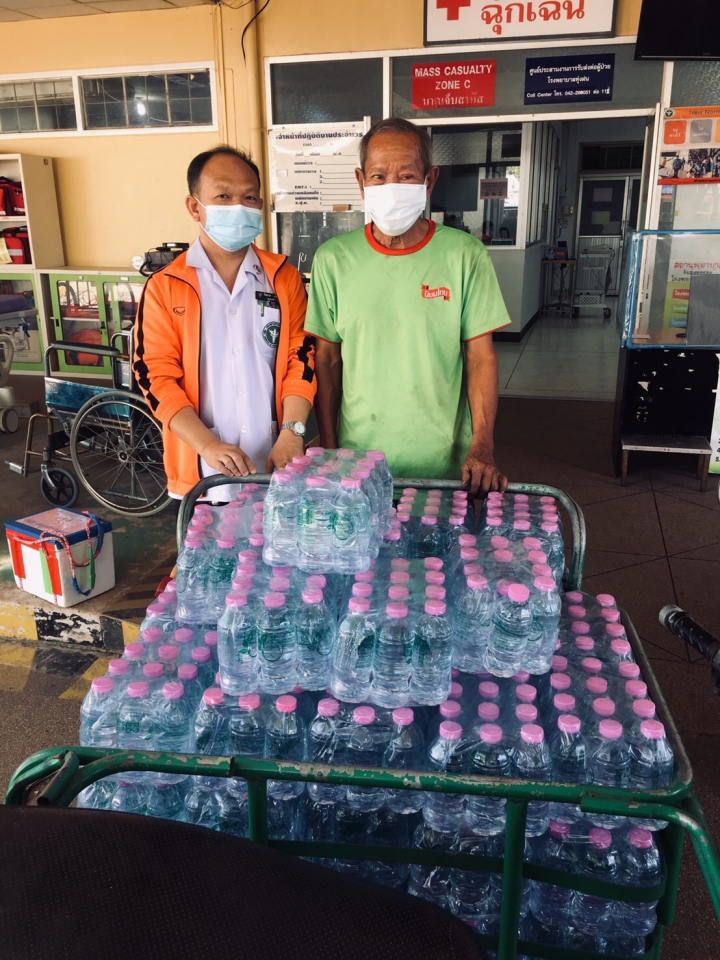 นาย หนูเทศ ทุ่งฝน บริจาคน้ำดื่มให้ รพ.ทุ่งฝน จำนวน 40 โหล