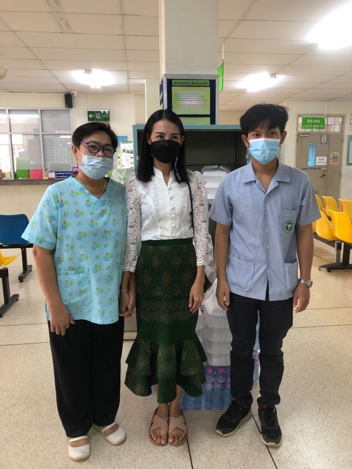 รับมอบบริจาคน้ำดื่มและข้าวกล่อง จาก คุณรัฐวิชญ์ โรจนคณาวัชร์(จั้น)