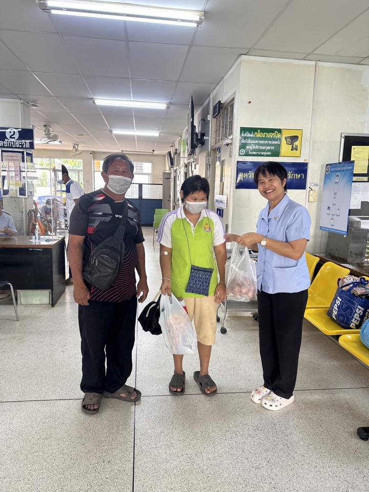 แบ่งปันความสุข จนท.รพ.ทุ่งฝน